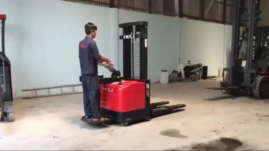 Carretilla elevadora articulada eléctrica de batería, marca Heli, número 1 en China, con capacidad de carga de 2000 kg y altura de elevación de 3000 mm para almacenes con pasillos muy estrechos.